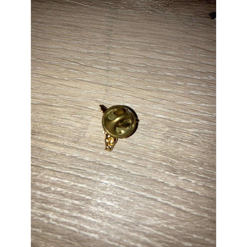Angel gold color lapel pin 0.75 in butterfly clutch pin - Picture 4 of 5